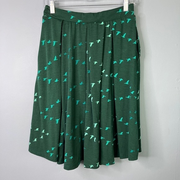LuLaRoe Green Goose V Formation Madison Pleated Swing Skirt with Pockets Size M - Picture 12 of 12